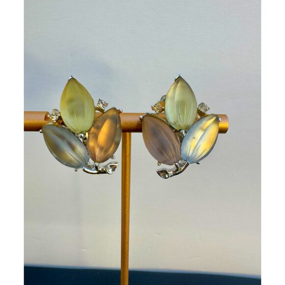 Vintage Lisner Moonglow Glass Clip on Earrings - Picture 1 of 6